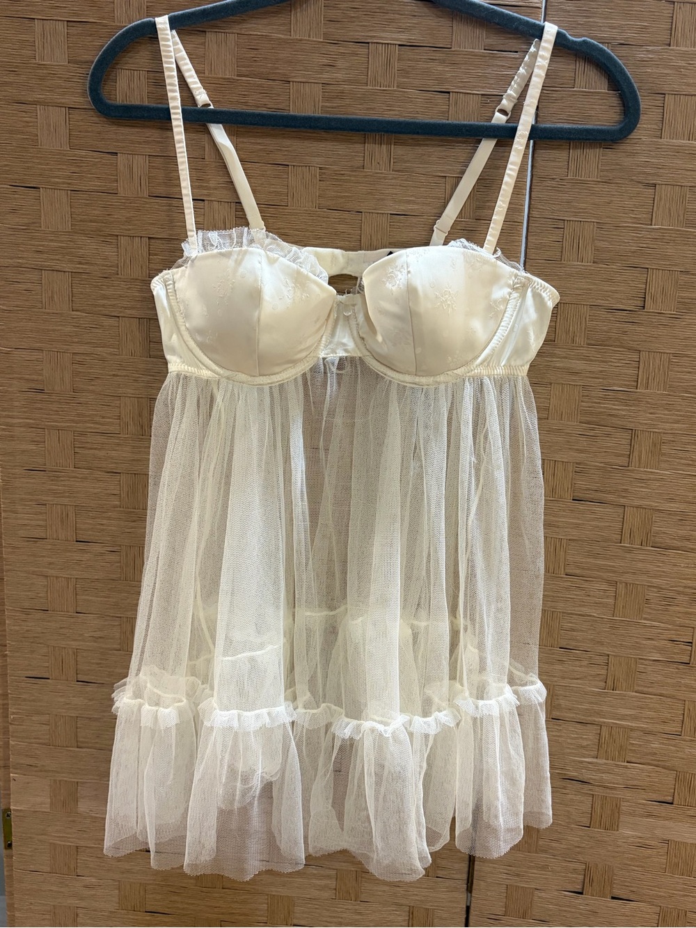 Y2K 2008 Victoria’s Secret Sheer Ivory Babydoll Chemise with Lace Trim